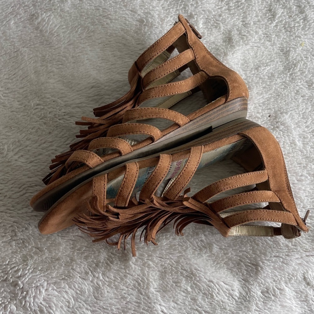 Limelight Navajo vegan leather fringe gladiator sandal - Picture 3 of 10